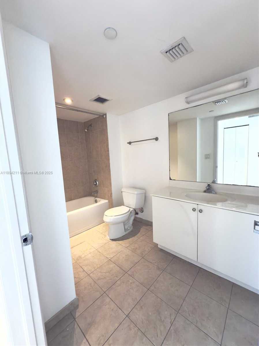 Small Image of 111 EAST FLAGLER ST #805, Miami Number 15