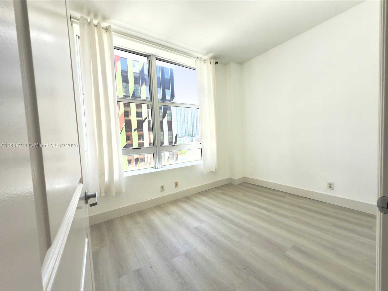 Small Image of 111 EAST FLAGLER ST #805, Miami Number 17