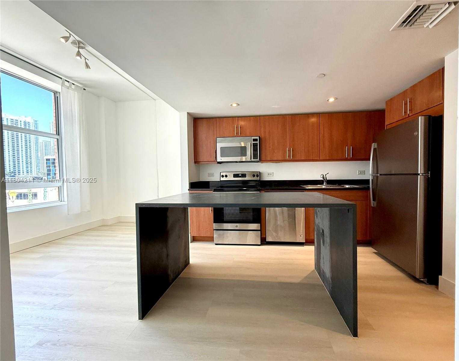 Small Image of 111 EAST FLAGLER ST #805, Miami Number 3