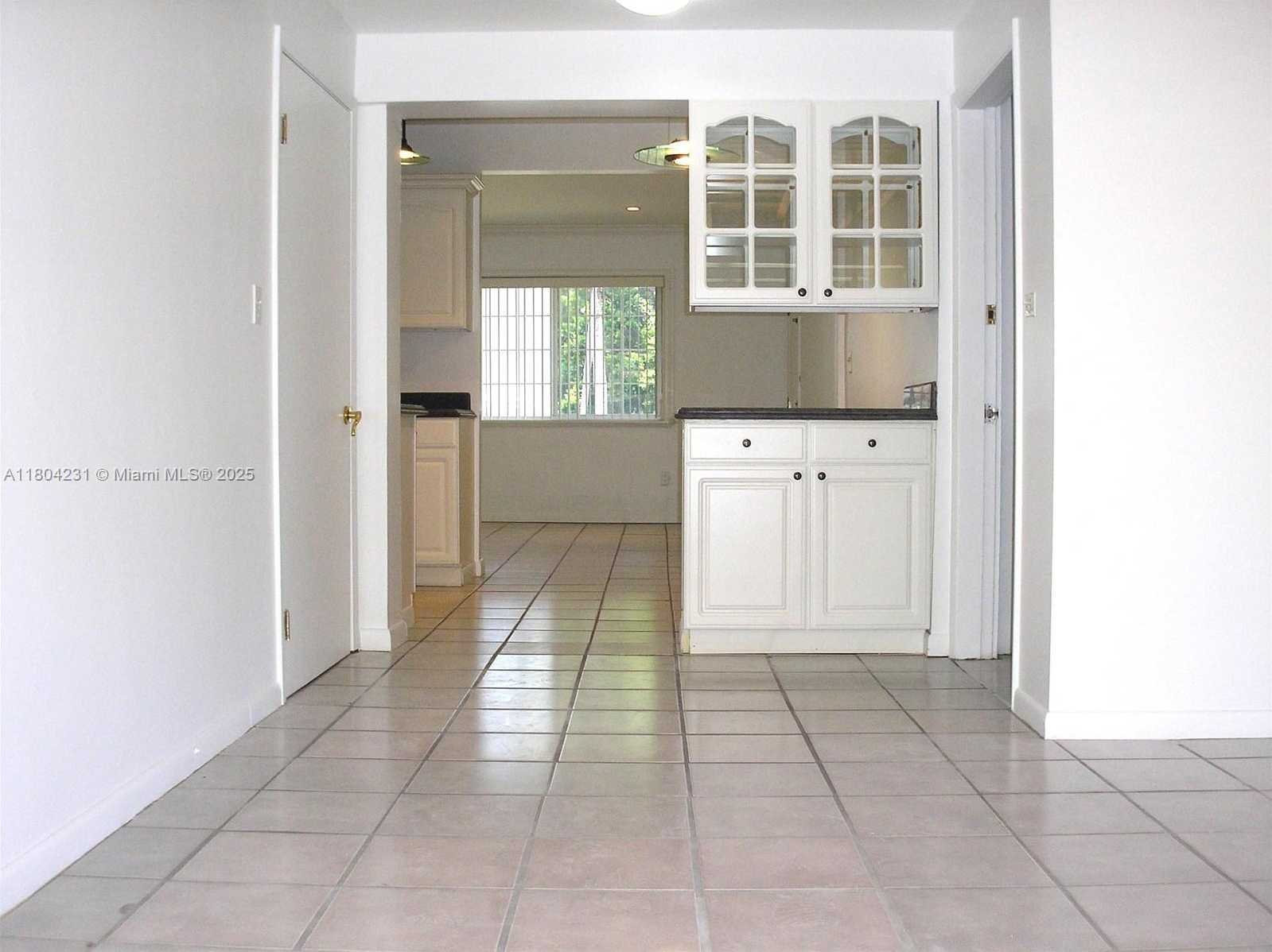 Small Image of 11111 SOUTH WEST 78TH CT, Pinecrest Number 5