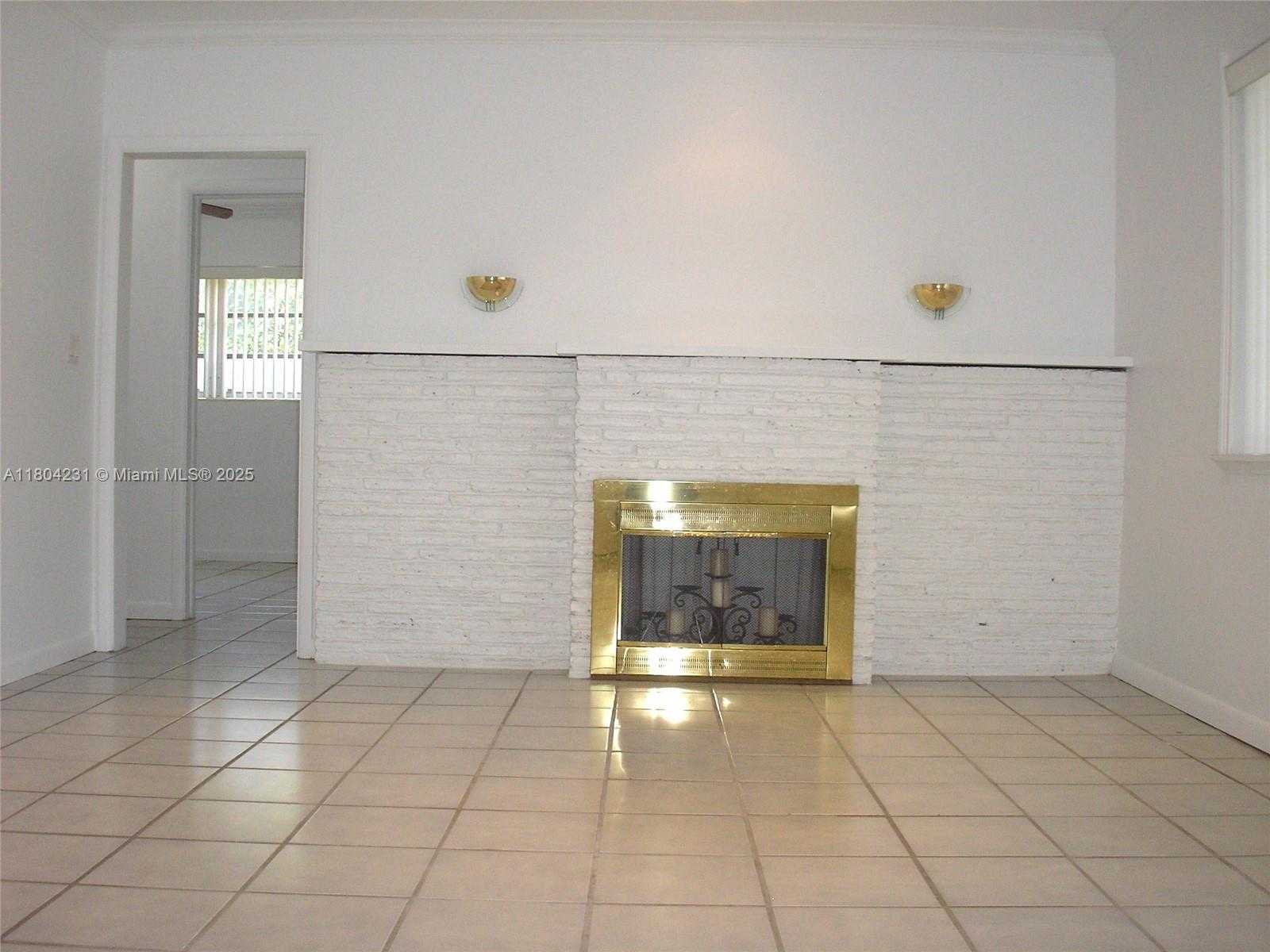 Small Image of 11111 SOUTH WEST 78TH CT, Pinecrest Number 7
