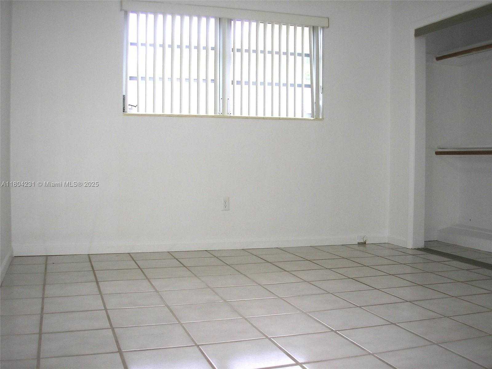 Small Image of 11111 SOUTH WEST 78TH CT, Pinecrest Number 8