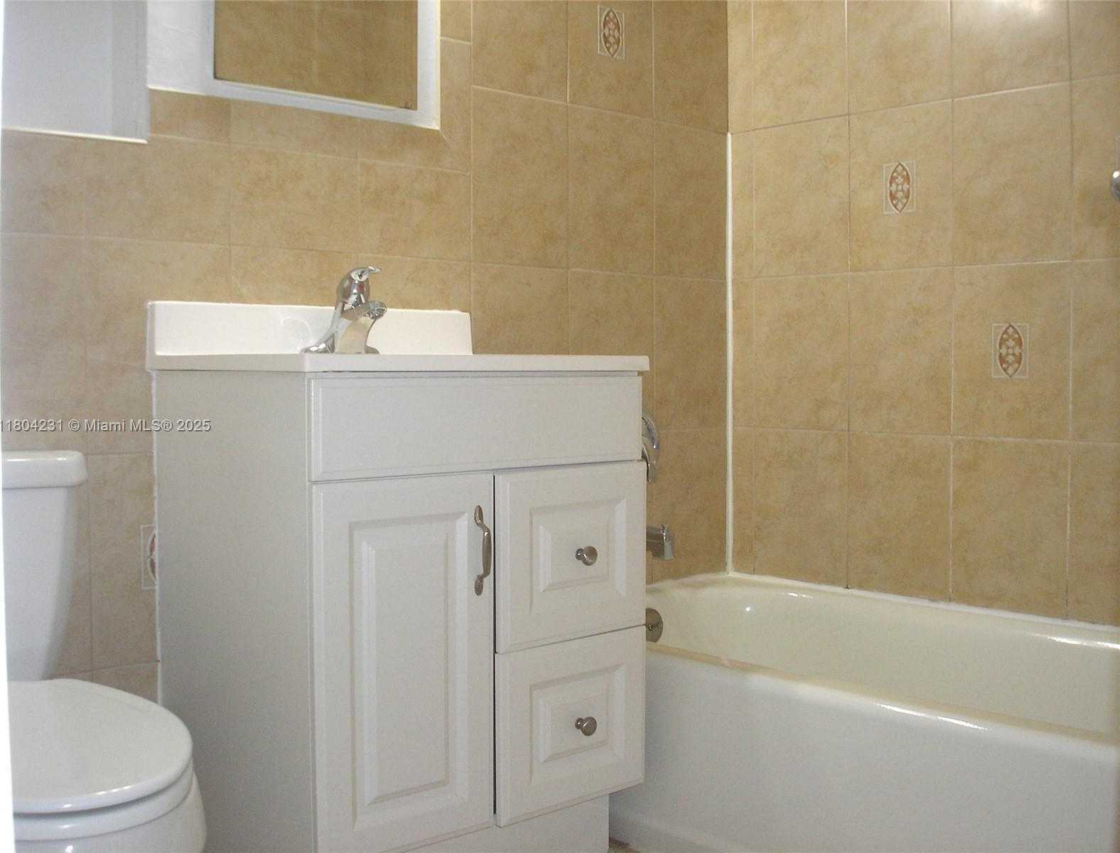 Small Image of 11111 SOUTH WEST 78TH CT, Pinecrest Number 9