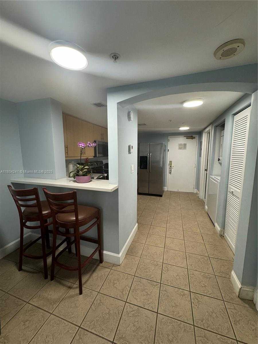 Small Image of 2951 SOUTH BAYSHORE DR #215, Miami Number 24