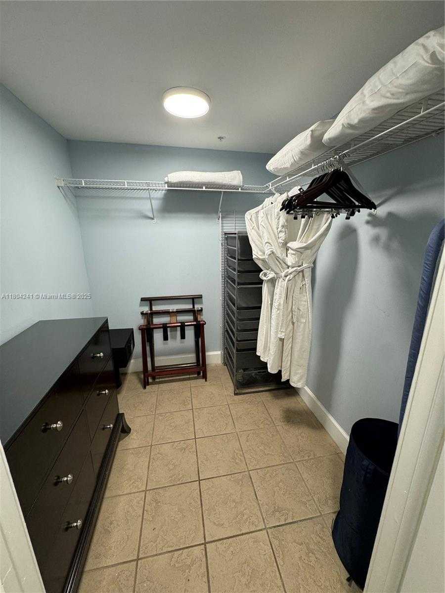 Small Image of 2951 SOUTH BAYSHORE DR #215, Miami Number 25
