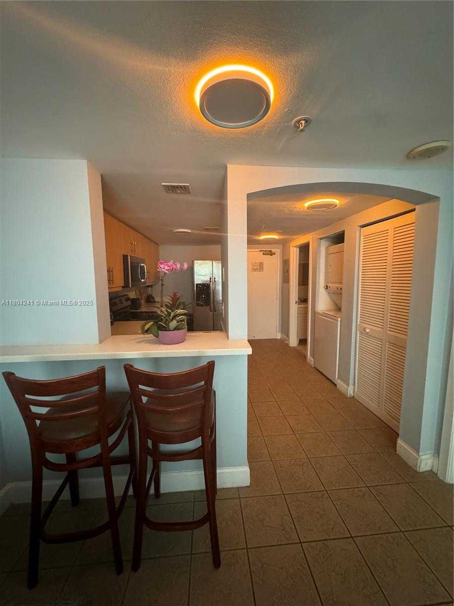 Small Image of 2951 SOUTH BAYSHORE DR #215, Miami Number 26