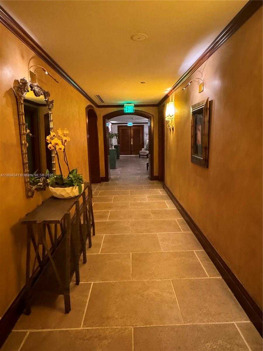 Small Image of 2951 SOUTH BAYSHORE DR #215, Miami Number 4
