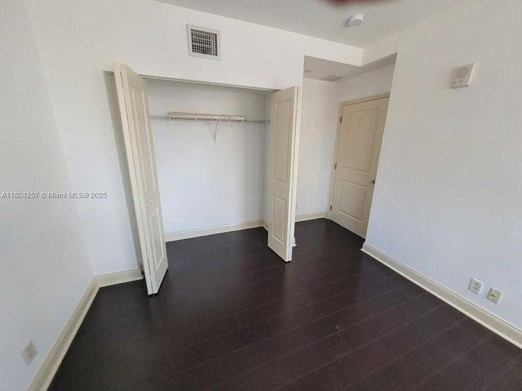 Small Image of 111 #1009, Miami Number 15
