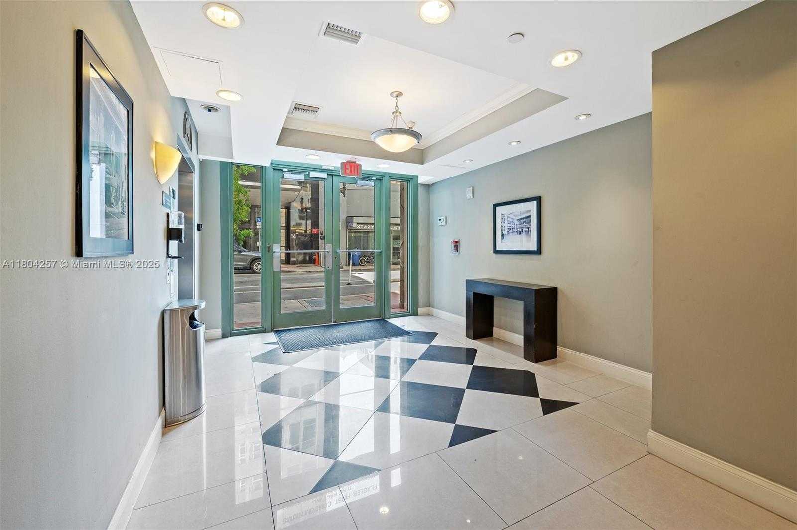 Small Image of 111 #1009, Miami Number 3