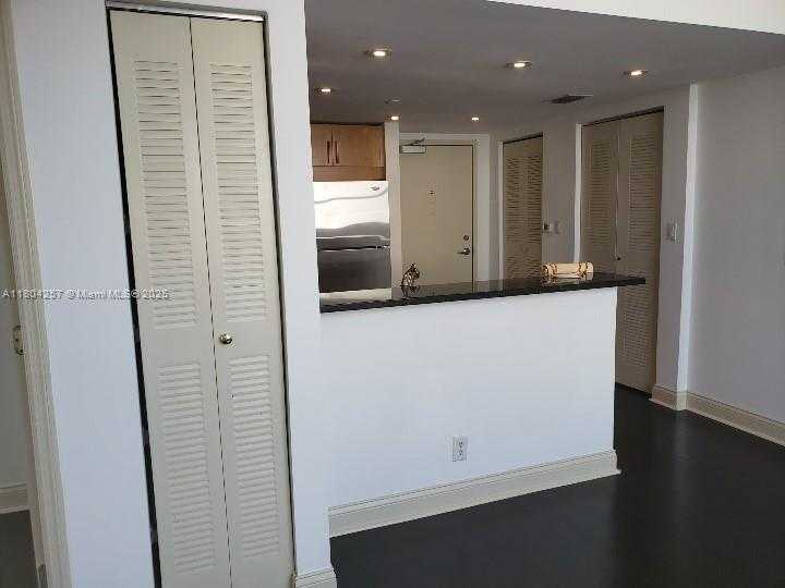 Small Image of 111 #1009, Miami Number 8