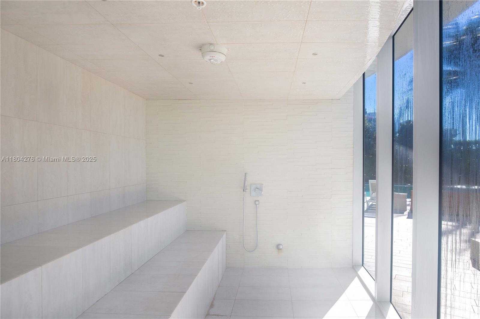 Small Image of 488 NE 18th St, Miami, FL 33132, USA Number 24