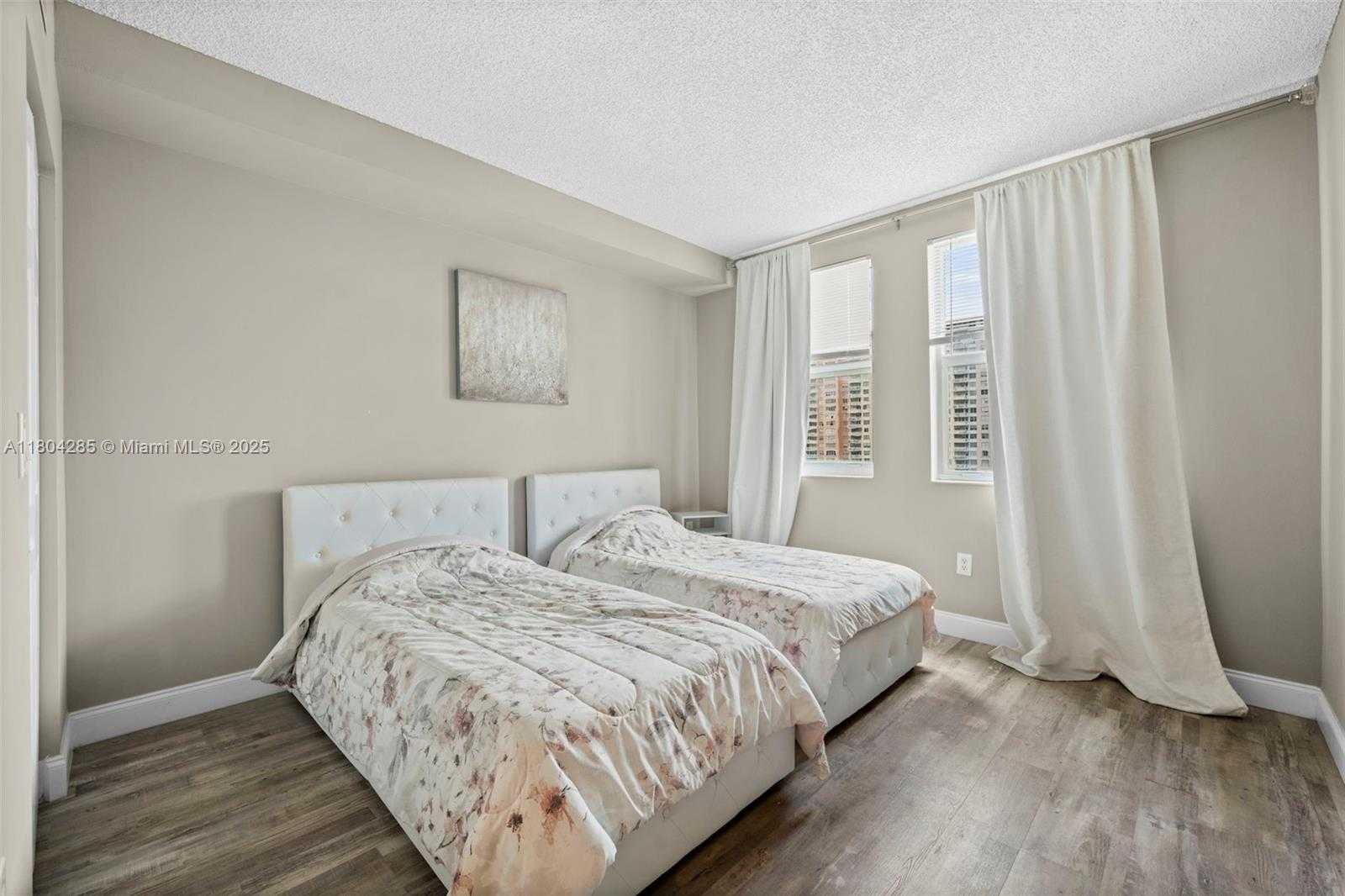 Small Image of 17150 NORTH BAY RD #2913, Sunny Isles Beach Number 14