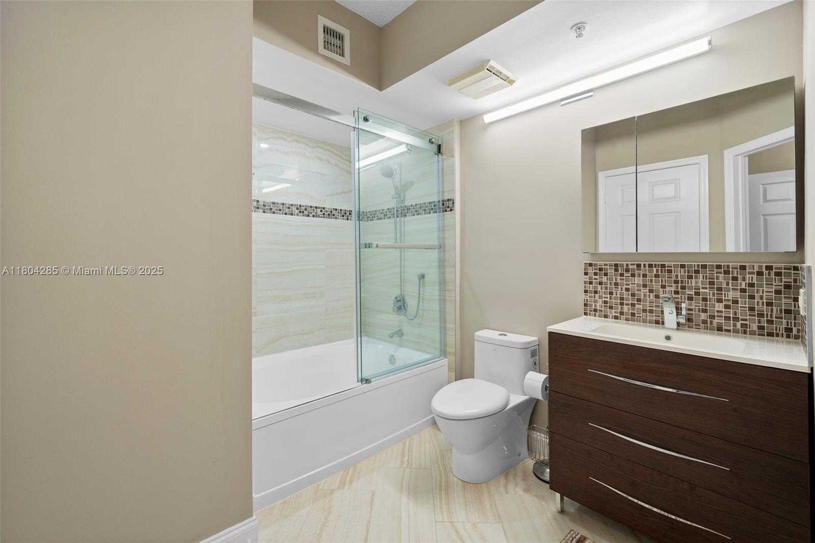 Small Image of 17150 NORTH BAY RD #2913, Sunny Isles Beach Number 15