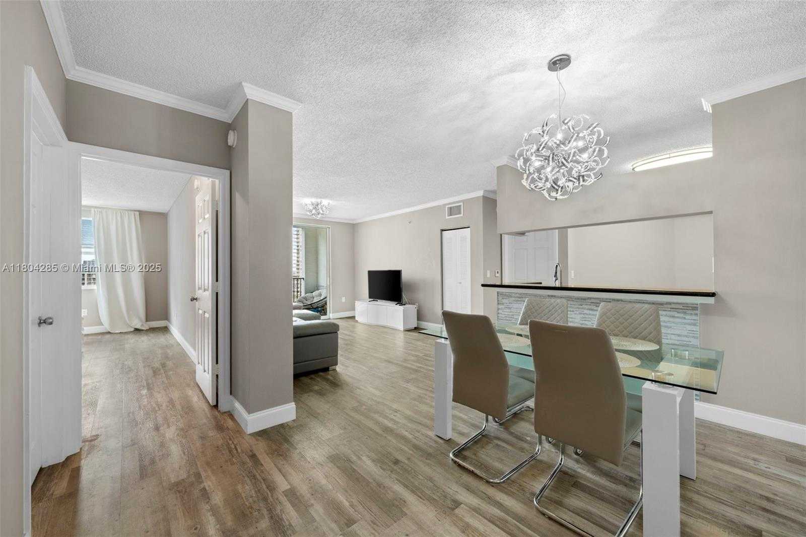 Small Image of 17150 NORTH BAY RD #2913, Sunny Isles Beach Number 5