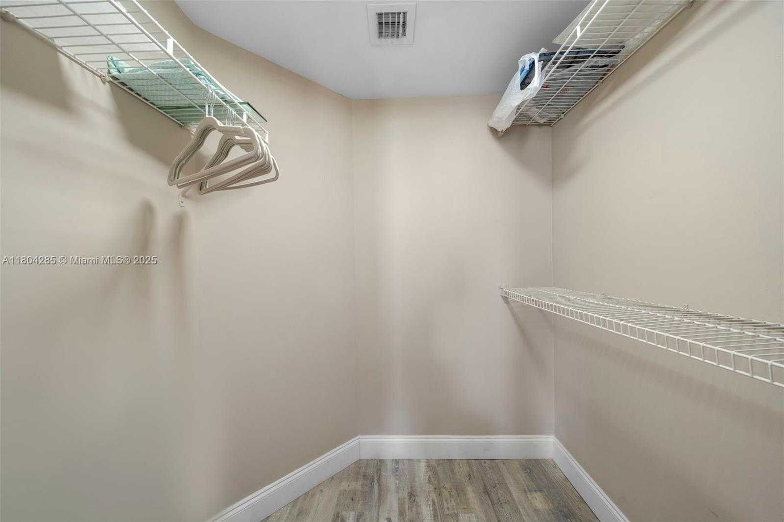 Small Image of 17150 NORTH BAY RD #2913, Sunny Isles Beach Number 7
