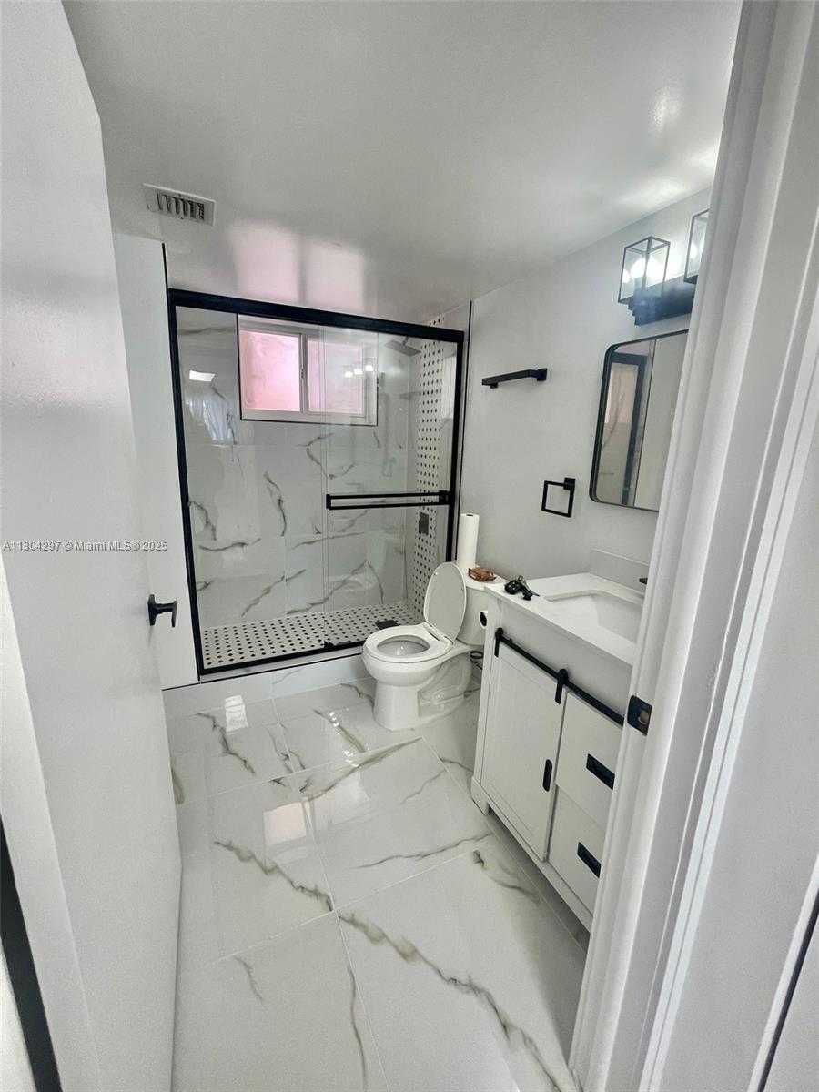 Small Image of 6801 HARDING AVE #412, Miami Beach Number 11