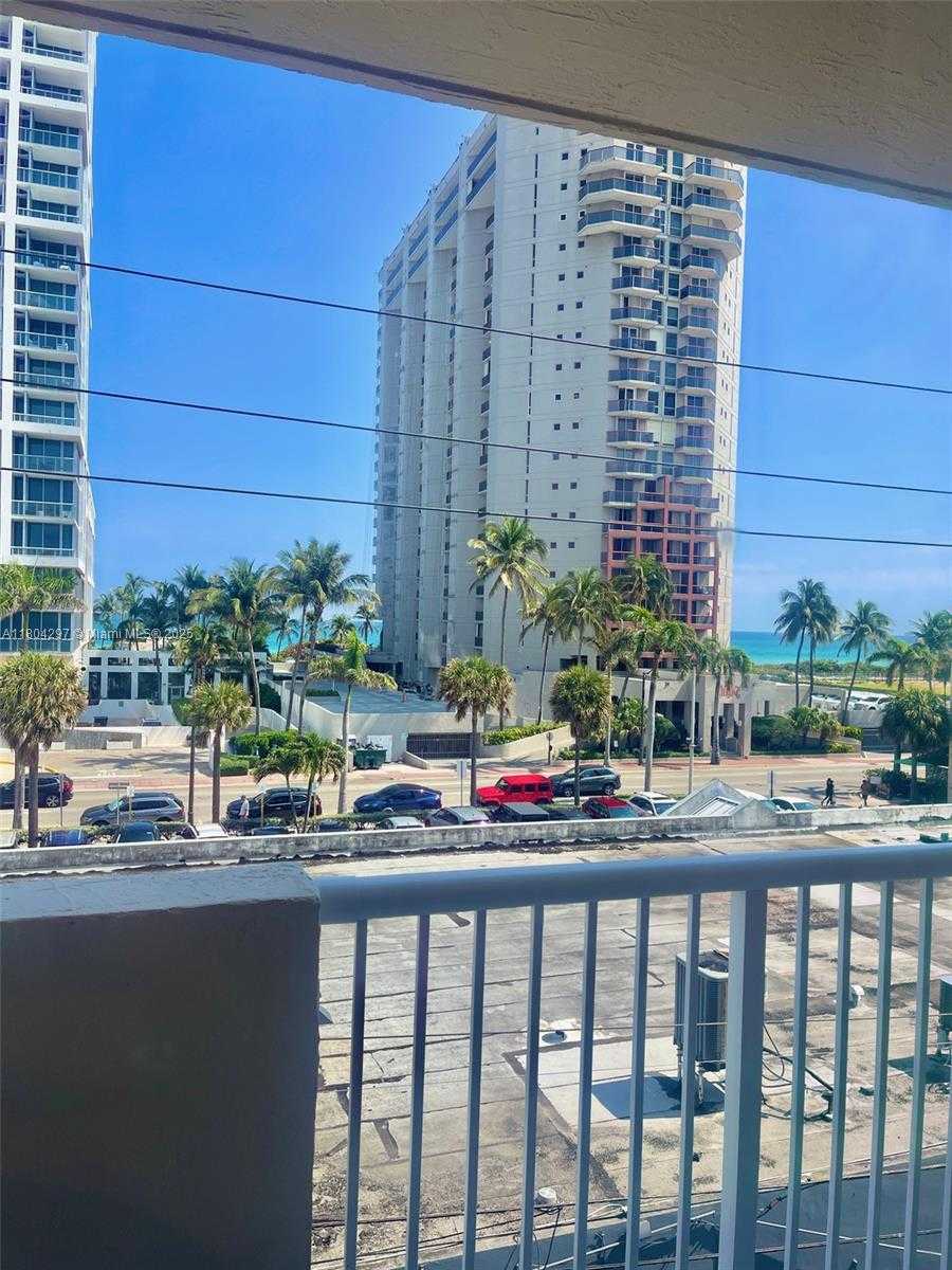 Small Image of 6801 HARDING AVE #412, Miami Beach Number 2