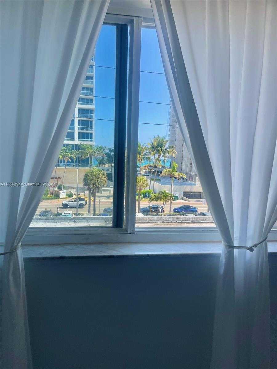 Small Image of 6801 HARDING AVE #412, Miami Beach Number 3