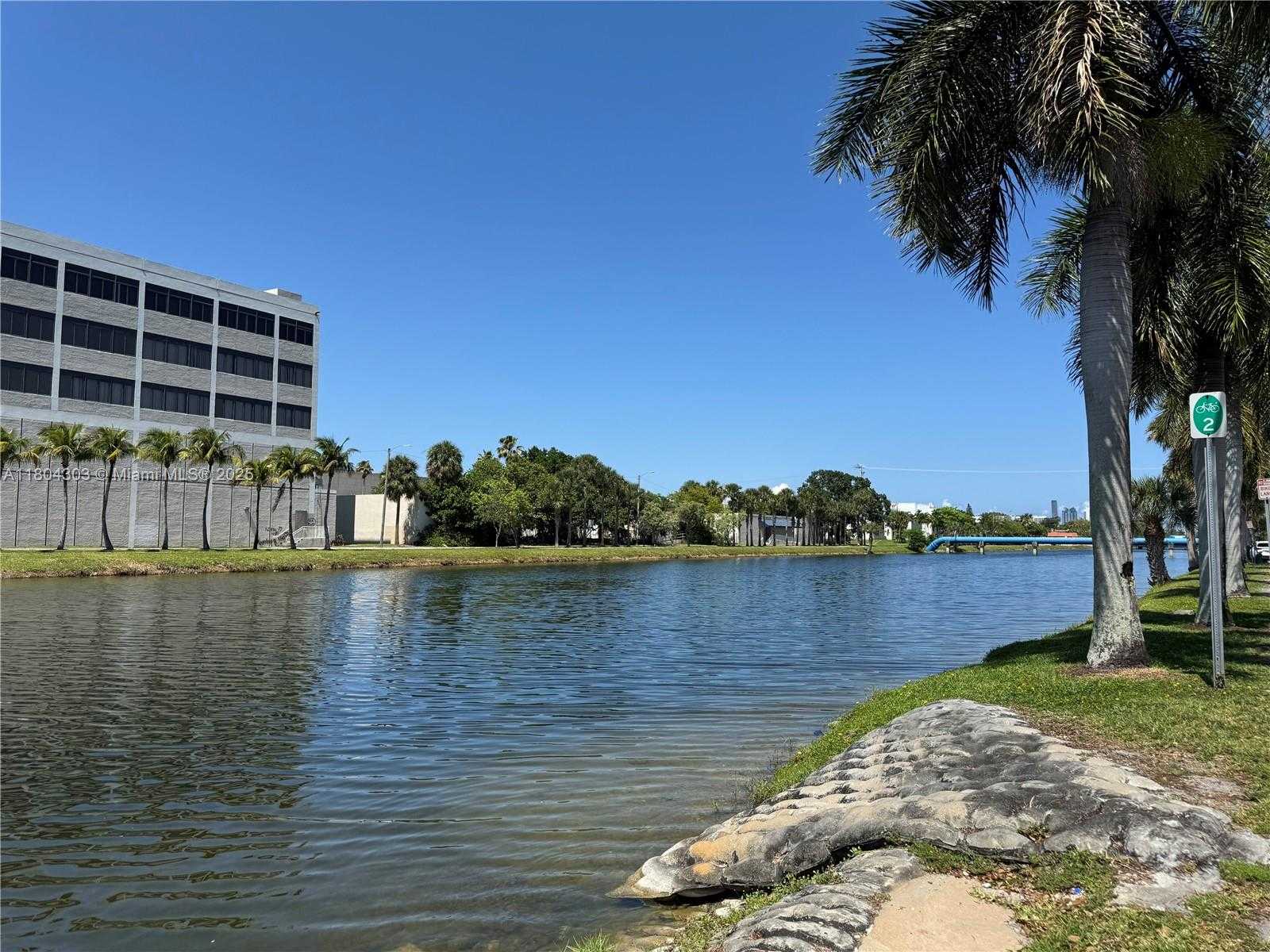Small Image of 16450 MIAMI DR #106, North Miami Beach Number 16