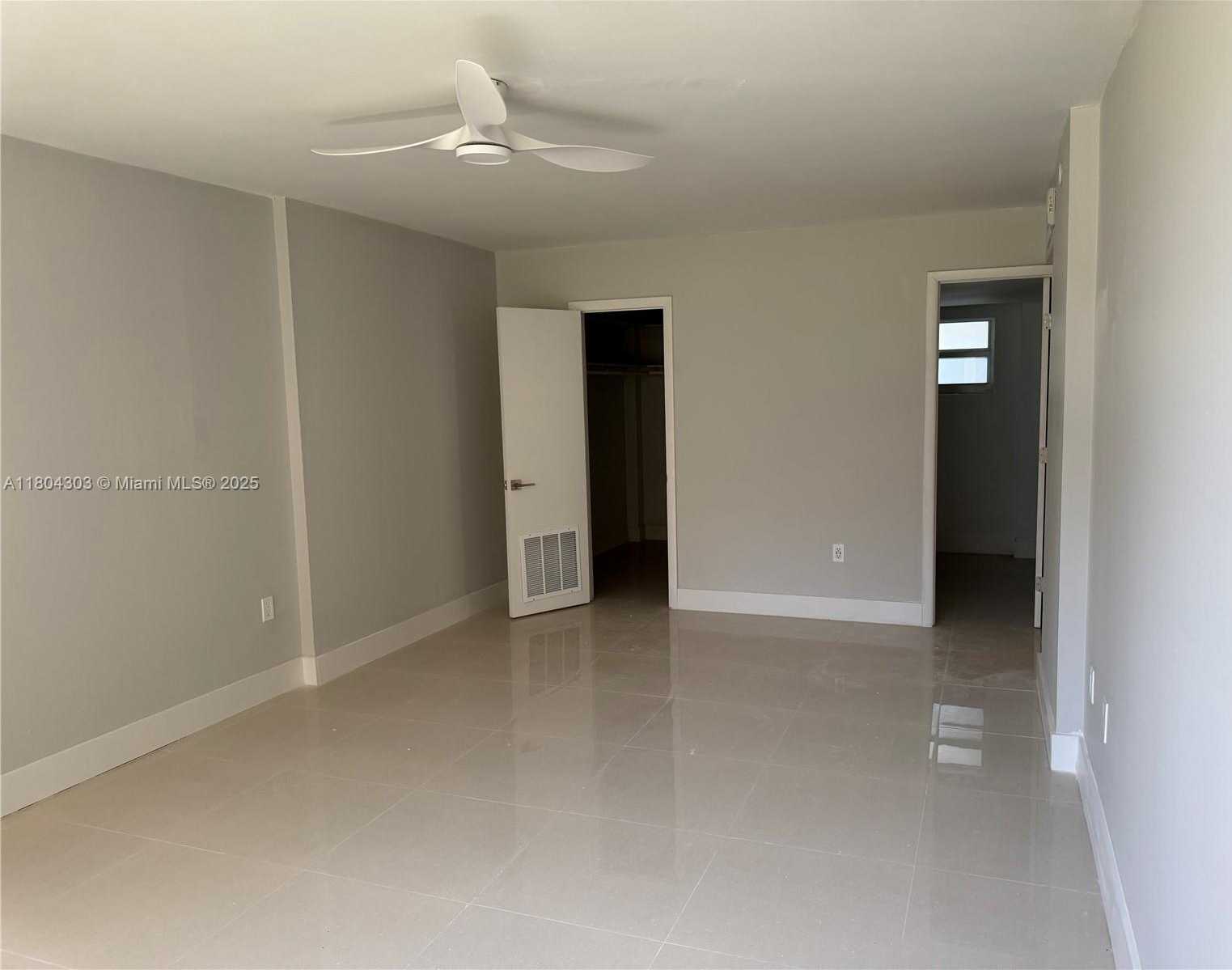 Small Image of 16450 MIAMI DR #106, North Miami Beach Number 8