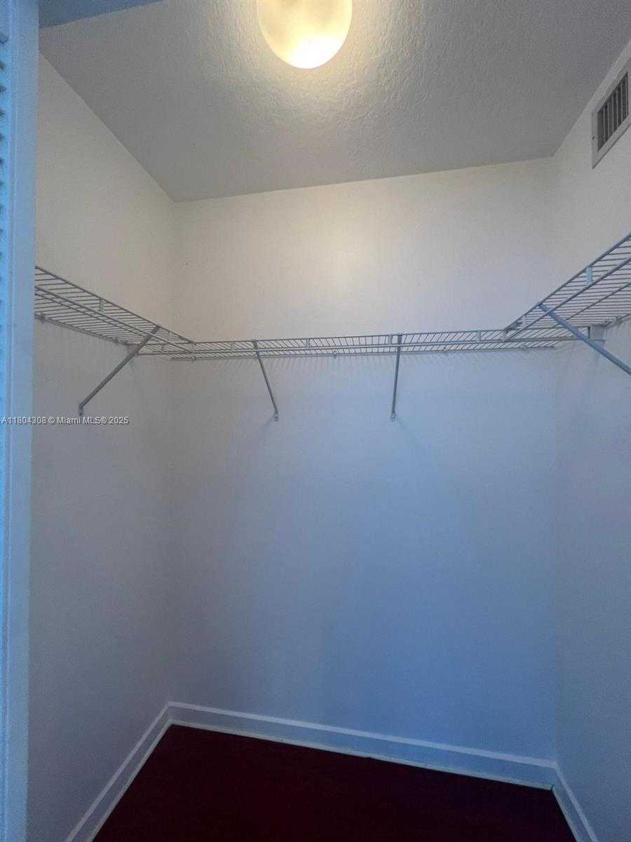 Small Image of 335 SOUTH BISCAYNE BLVD #1606, Miami Number 2