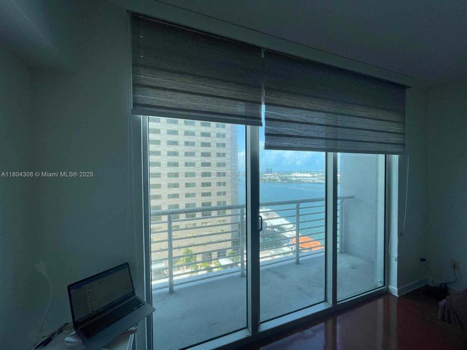 Small Image of 335 SOUTH BISCAYNE BLVD #1606, Miami Number 3