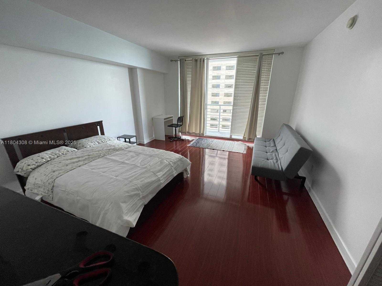 Small Image of 335 SOUTH BISCAYNE BLVD #1606, Miami Number 5