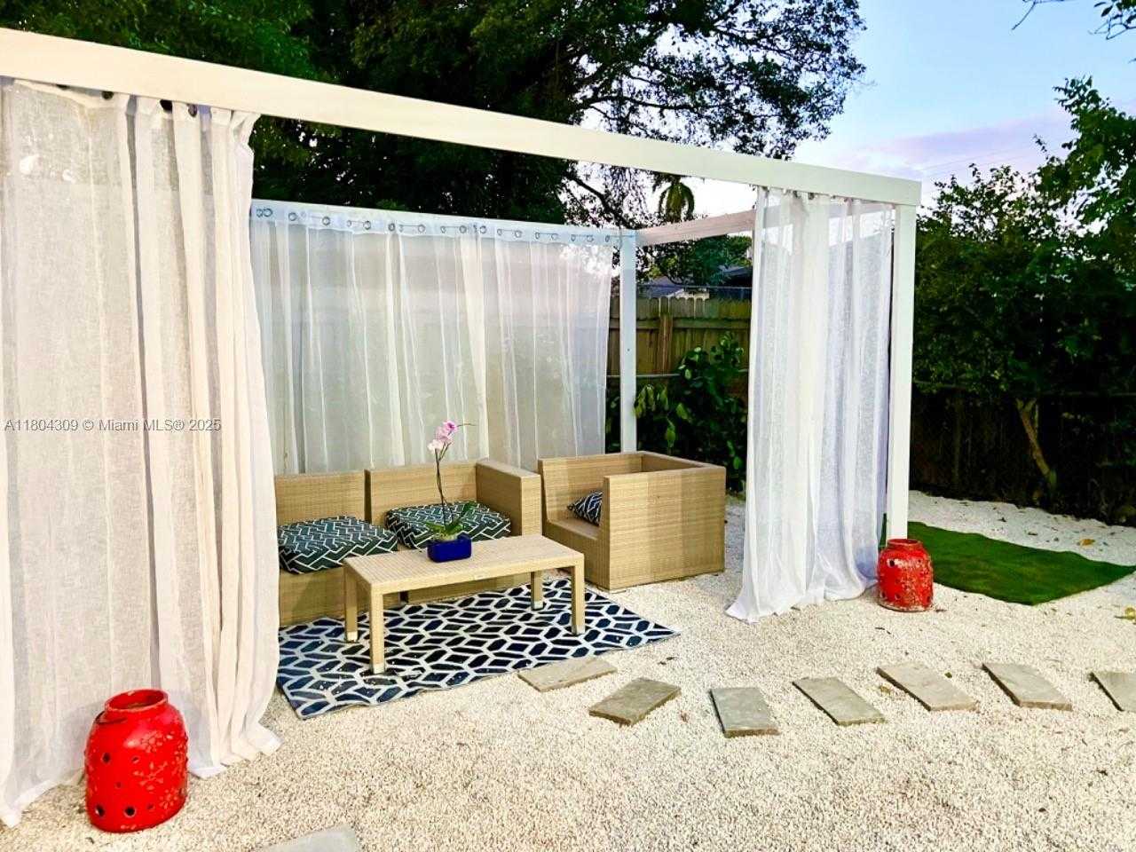 Small Image of 8280 NORTH EAST 1ST PL, Miami Number 10