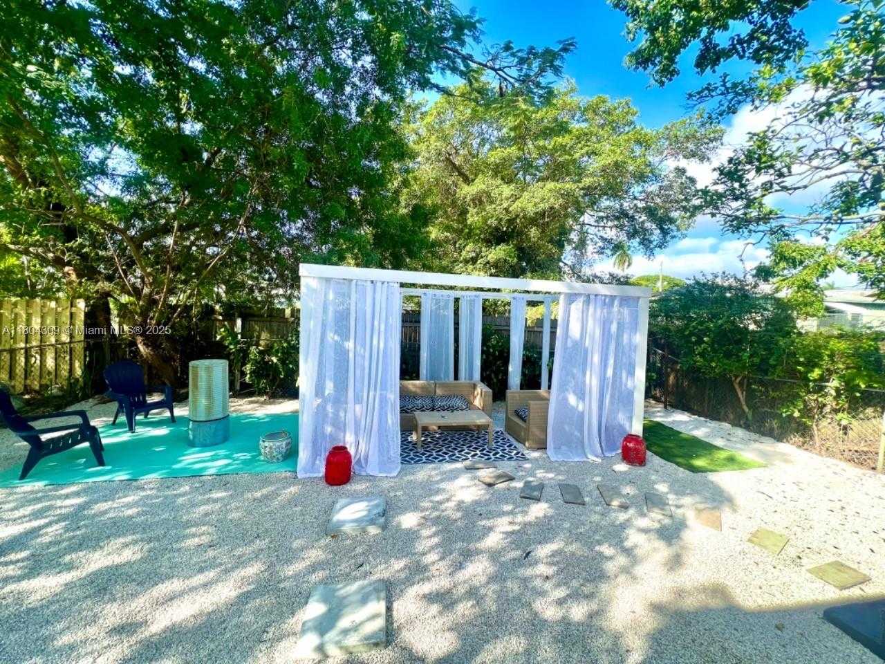 Small Image of 8280 NORTH EAST 1ST PL, Miami Number 11