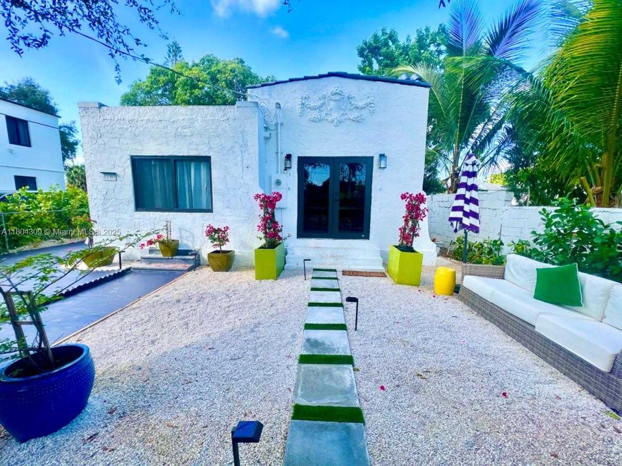 Small Image of 8280 NORTH EAST 1ST PL, Miami Number 7