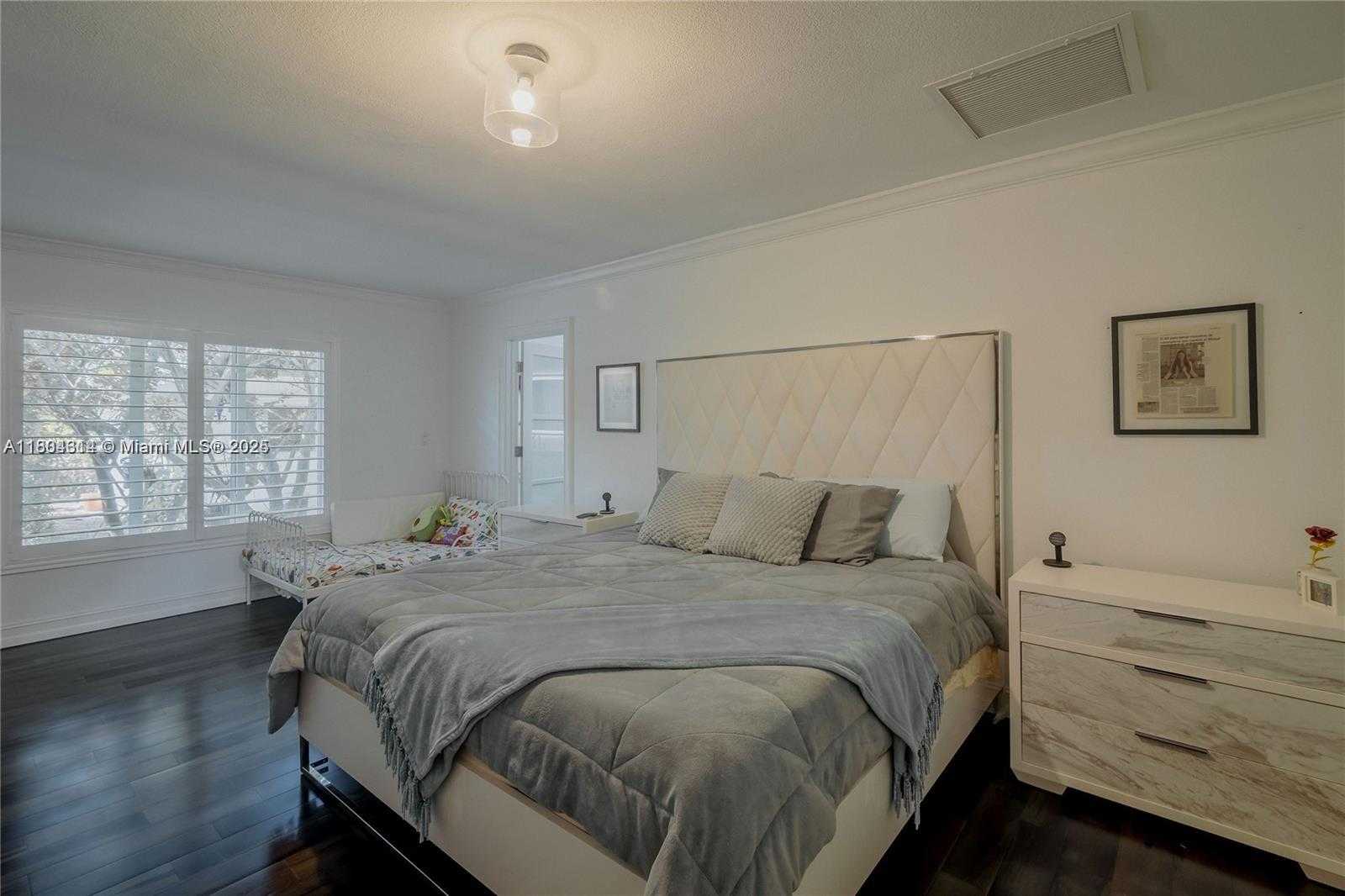 Small Image of 8500 SOUTH WEST 70TH ST, Miami Number 19