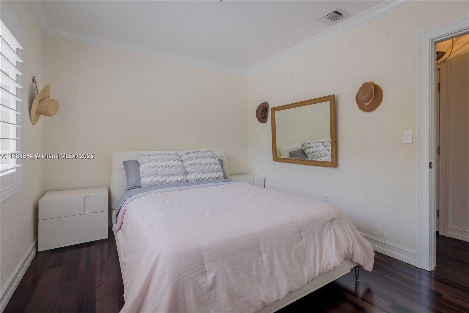 Small Image of 8500 SOUTH WEST 70TH ST, Miami Number 31
