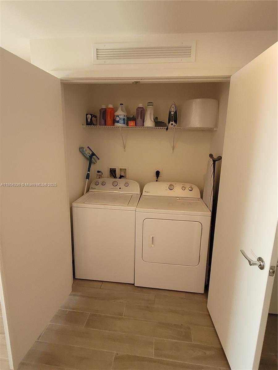 Small Image of 999 SOUTH WEST 1ST AVE #2213, Miami Number 9