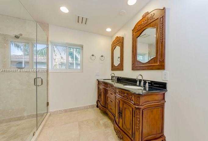 Small Image of 11125 SOUTH WEST 73 CT, Pinecrest Number 11