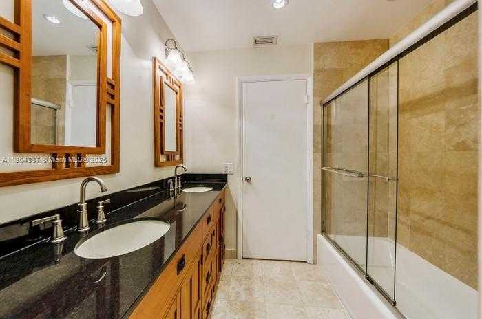 Small Image of 11125 SOUTH WEST 73 CT, Pinecrest Number 12