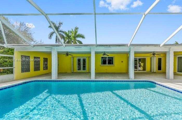 Small Image of 11125 SOUTH WEST 73 CT, Pinecrest Number 16