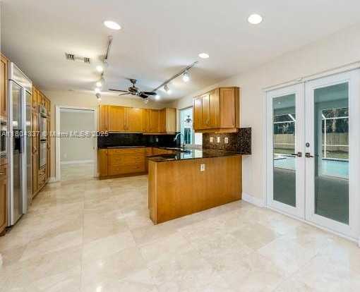 Small Image of 11125 SOUTH WEST 73 CT, Pinecrest Number 6