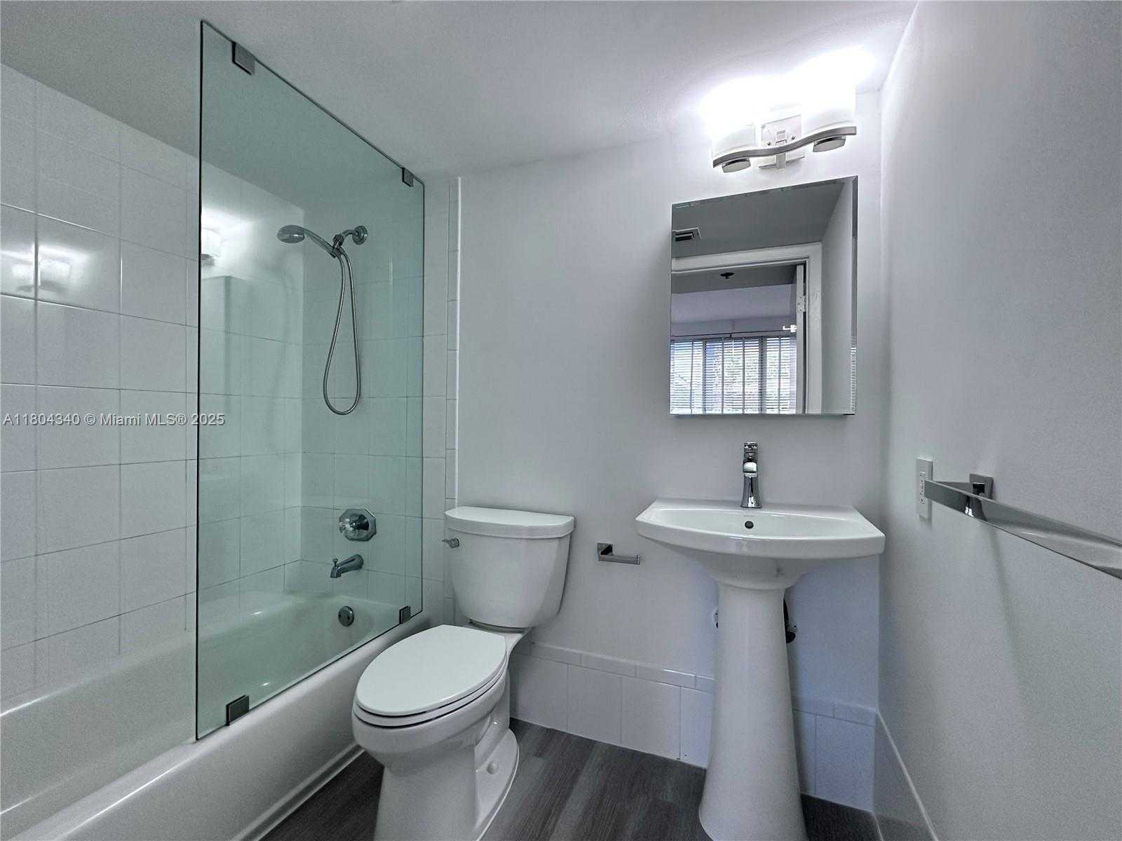 Small Image of 540 BRICKELL KEY DR #302, Miami Number 11