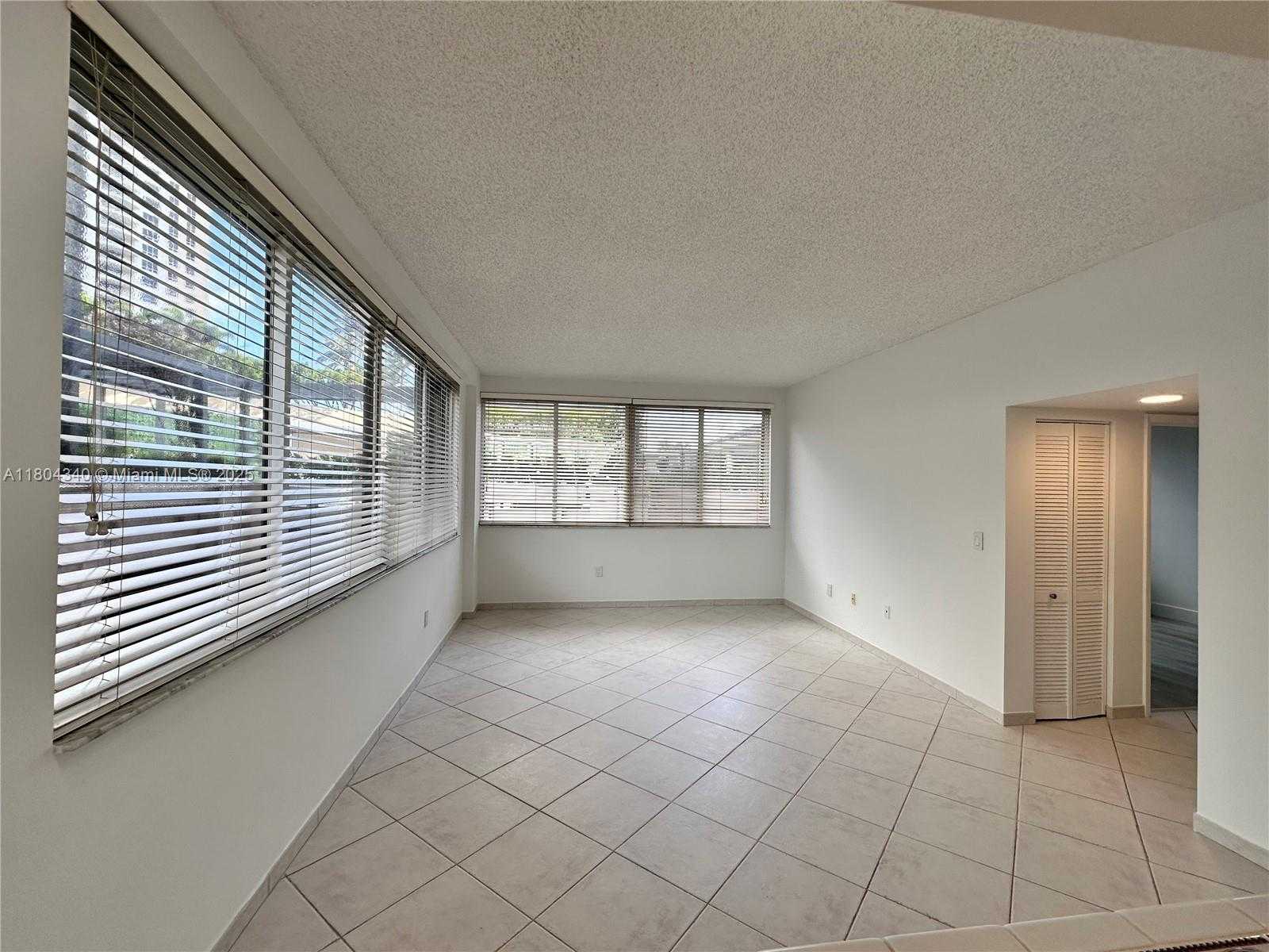 Small Image of 540 BRICKELL KEY DR #302, Miami Number 5