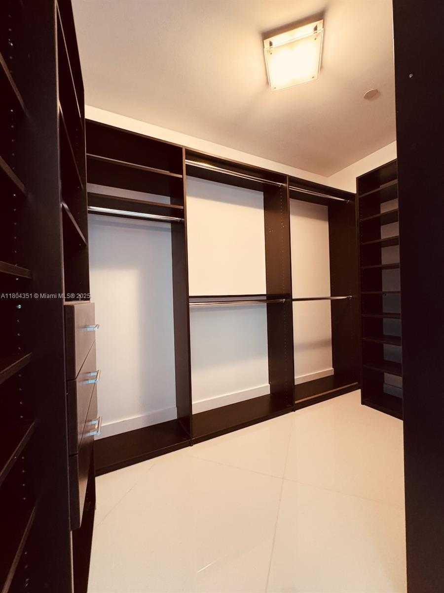 Small Image of 2020 NORTH BAYSHORE DR #3706, Miami Number 14