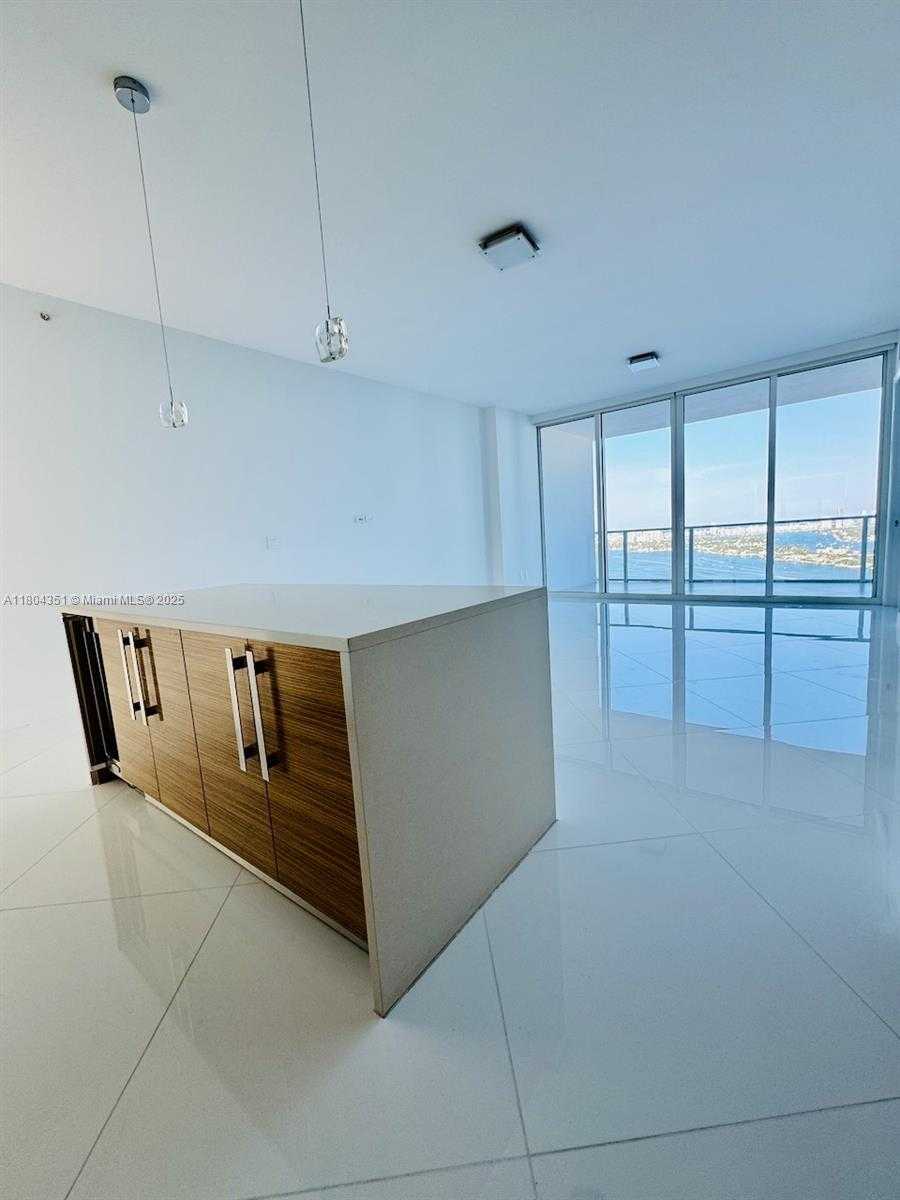 Small Image of 2020 NORTH BAYSHORE DR #3706, Miami Number 9