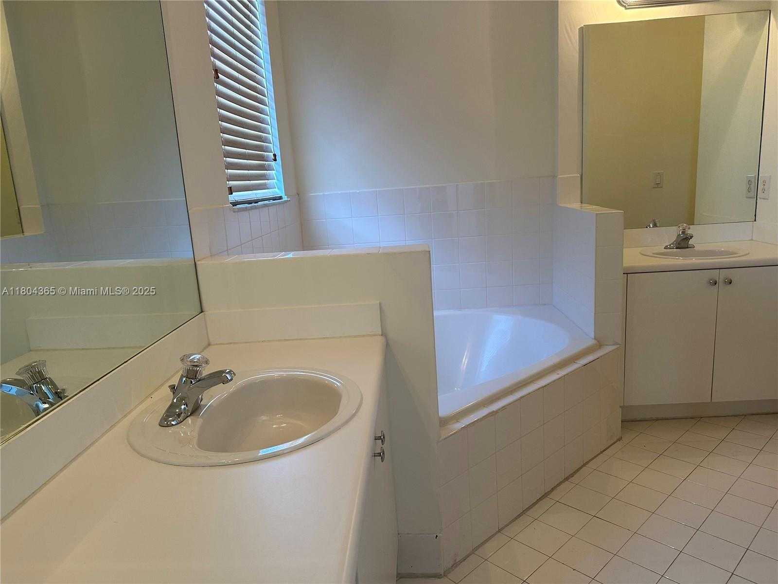 Small Image of 12852 SW 133rd Terrace, Miami, FL 33186, USA Number 19