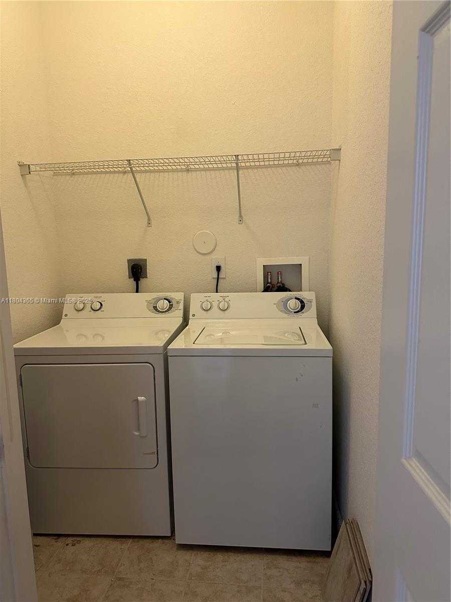 Small Image of 12852 SW 133rd Terrace, Miami, FL 33186, USA Number 20