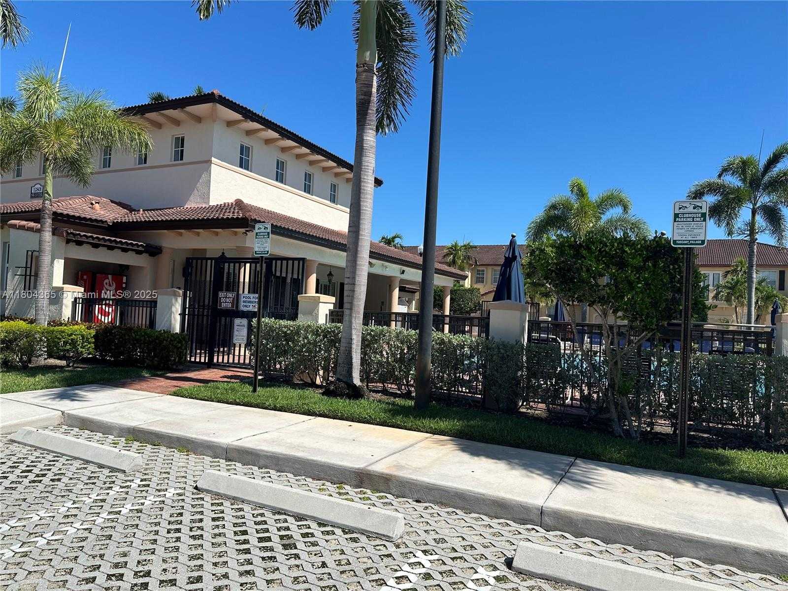 Small Image of 12852 SW 133rd Terrace, Miami, FL 33186, USA Number 22