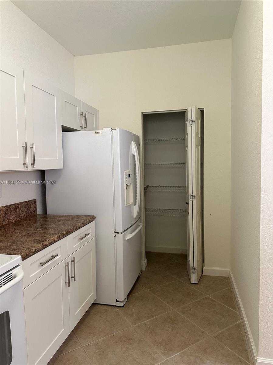 Small Image of 12852 SW 133rd Terrace, Miami, FL 33186, USA Number 7