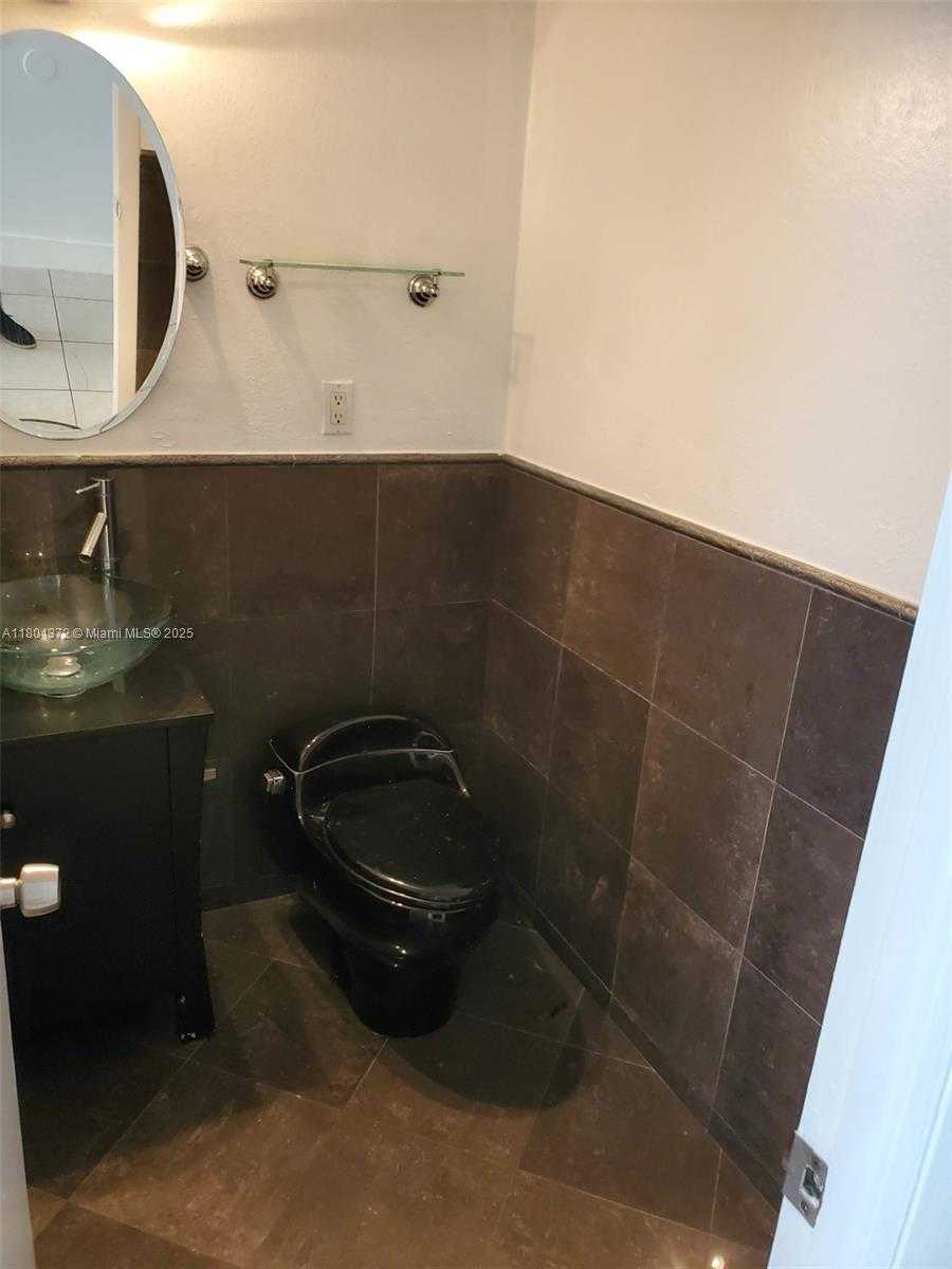 Small Image of 15225 NORTH EAST 6TH AVE #B209, Miami Number 12