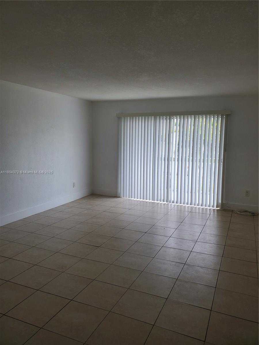 Small Image of 15225 NORTH EAST 6TH AVE #B209, Miami Number 2