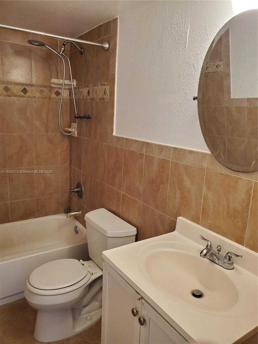 Small Image of 15225 NORTH EAST 6TH AVE #B209, Miami Number 5