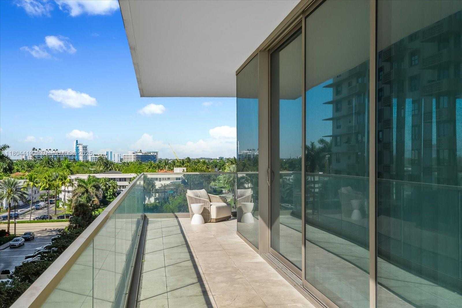 Small Image of 10201 COLLINS AVE #511, Bal Harbour Number 4