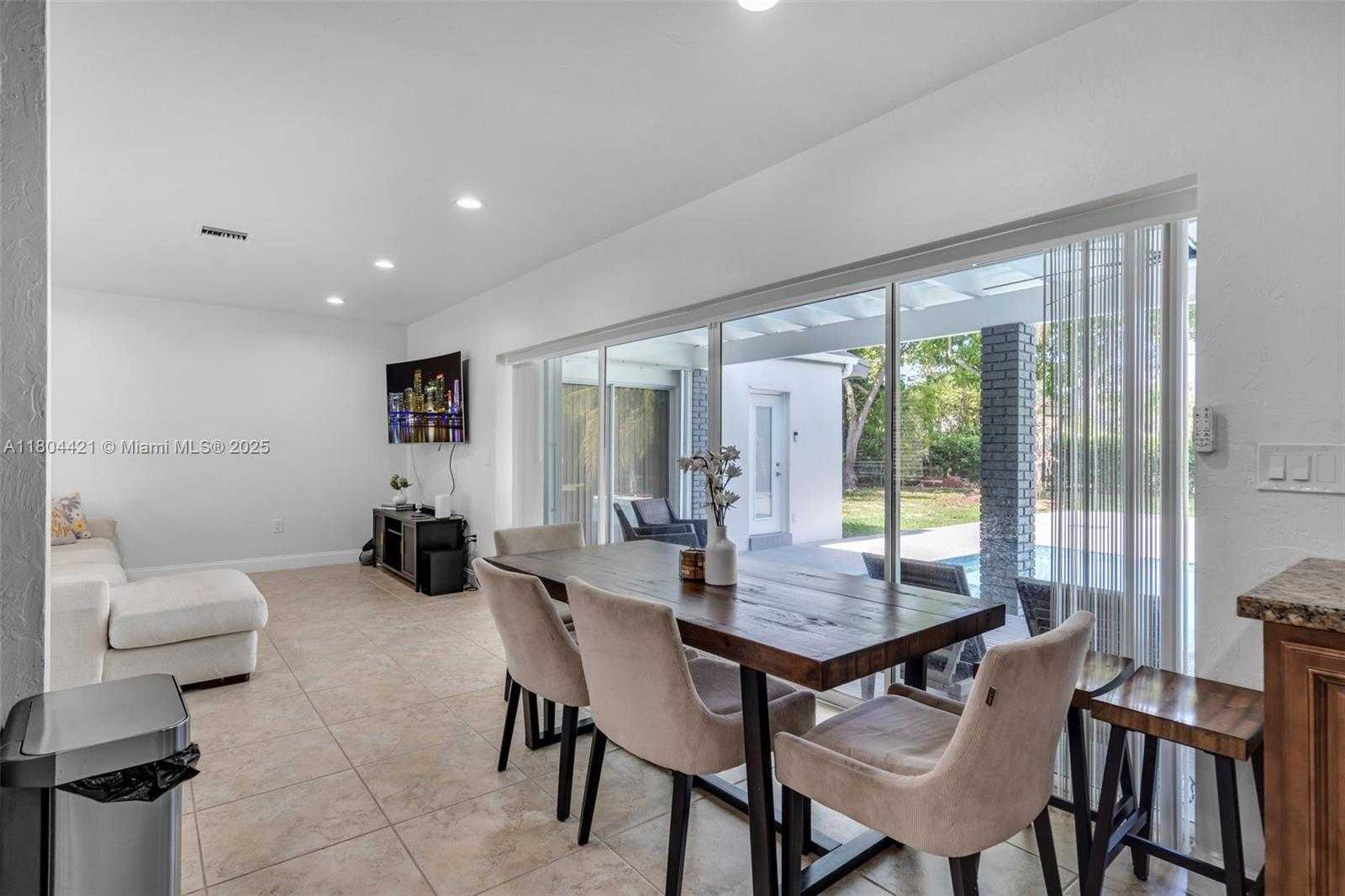 Small Image of 15400 SOUTH WEST 84TH AVE, Palmetto Bay Number 10